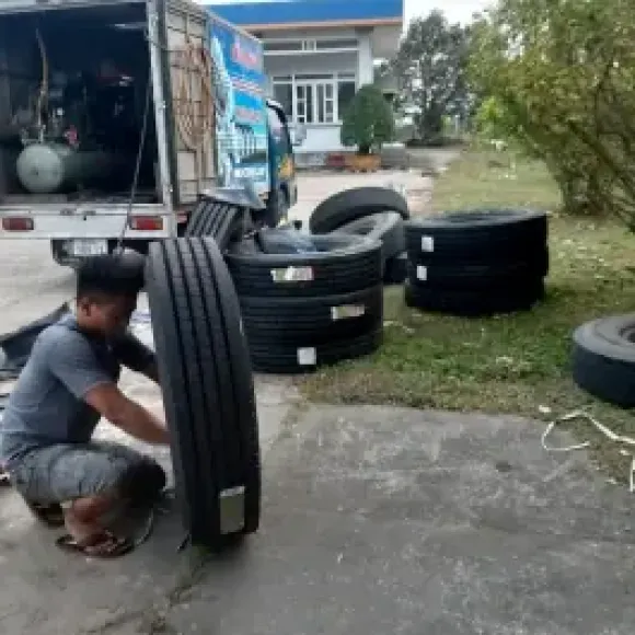 Dịch vụ vá vỏ lưu động nhanh chóng – Hỗ trợ kịp thời mọi sự cố lốp xe