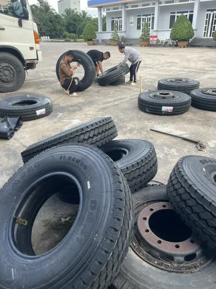 Vá vỏ lưu động – Giải pháp hỗ trợ khẩn cấp cho người đi đường